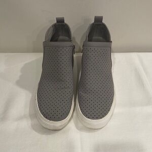 Steven by Steve Madden Clarke Wedge Sneakers in Grey Faux Suede Size 8.5